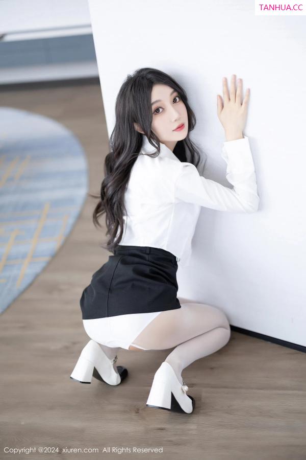 玥儿玥  [XiuRen]高清写真图 2024.03.18 No.8247 玥儿玥 丝袜美腿第44张图片